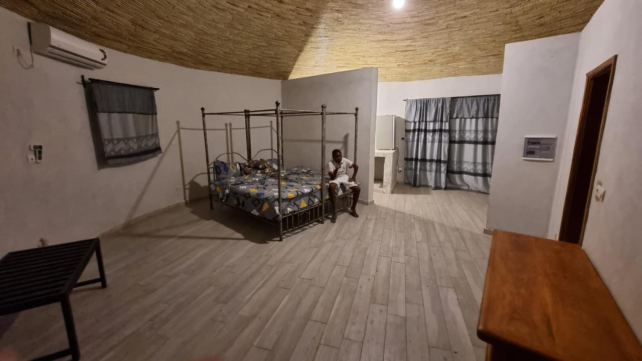 Отель Les Fromagers Missirah Экстерьер фото